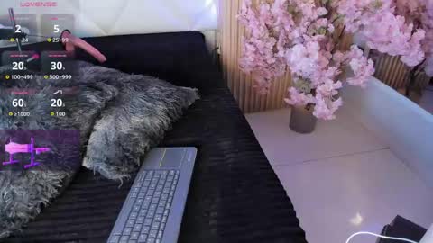 veronica_hill_ online show from 04-28-26, 03:11