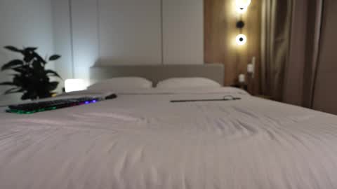 Snapshot of veronica_sland chatting on 12-13-25, 07:53 Veronica online show from 12-13-25, 07:53