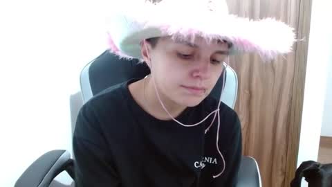 Snapshot of veronicaelite16 chatting on 12-20-24, 02:52 Veronica Clark online show from 12-20-24, 02:52