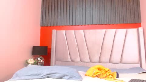 Veronica Robles online show from 09-30-25, 07:08