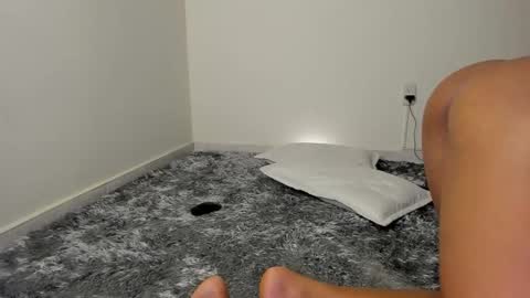 Veronica online show from 12-20-25, 04:41