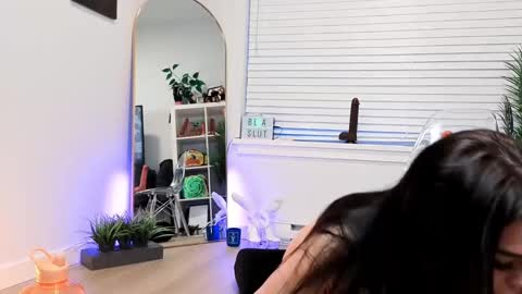 Snapshot of veronikavengeance chatting on 03-12-25, 02:09 VeronikaVengeance online show from 03-12-25, 02:09