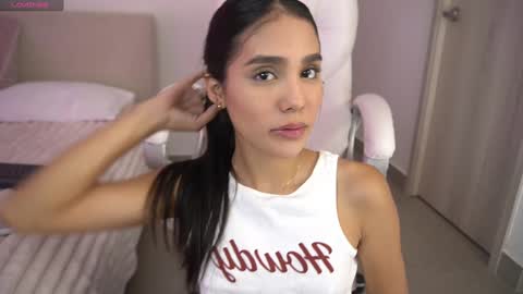 Snapshot of veroniqe_lounge chatting on 03-07-26, 03:42 V A L help me reach 100likes online show from 03-07-26, 03:42