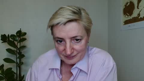 Snapshot of verony_ chatting on 03-06-25, 08:16 verony_ online show from 03-06-25, 08:16