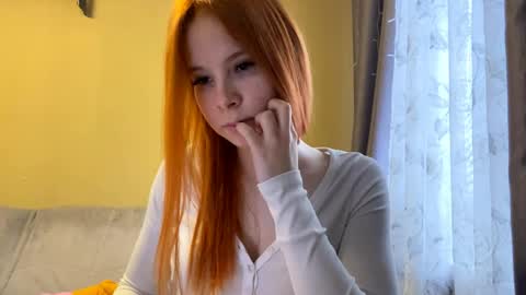 Snapshot of vertiegartrell chatting on 05-17-26, 10:22 Lina online show from 05-17-26, 10:22