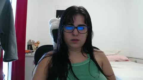 Snapshot of veruca99 chatting on 03-09-26, 12:53 veruca99 online show from 03-09-26, 12:53