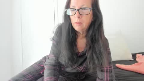 verysassypeachgoddess online show from 05-04-26, 12:45