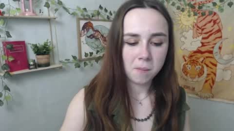 veryveryvery_shy online show from 04-22-26, 05:47