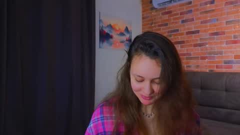 Snapshot of vespereidolon chatting on 03-25-26, 05:35 Amelia online show from 03-25-26, 05:35