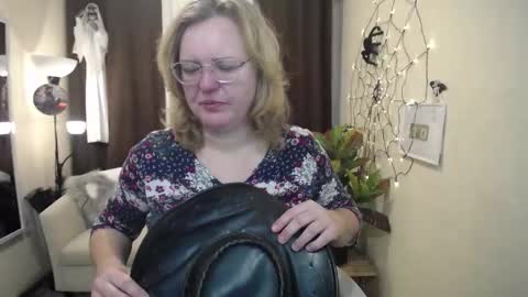 vestawoody online show from 10-29-25, 07:10