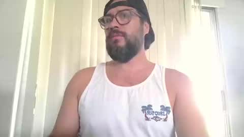 Snapshot of vesturelove chatting on 09-17-25, 05:58 vesturelove online show from 09-17-25, 05:58