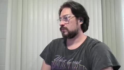 Snapshot of vesturelove chatting on 11-26-25, 02:34 vesturelove online show from 11-26-25, 02:34