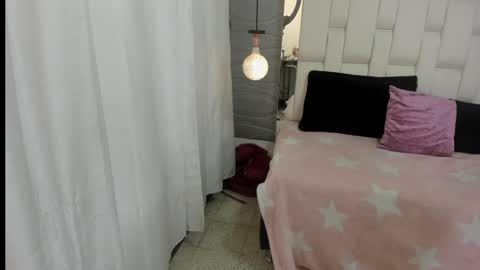 Vanesaa online show from 05-18-26, 04:46