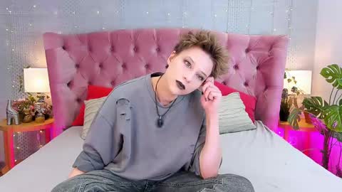 Via online show from 03-09-25, 09:03