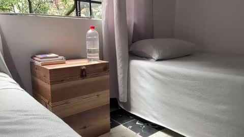 Snapshot of viajemos chatting on 03-23-26, 06:45 papichulo y mamichula online show from 03-23-26, 06:45