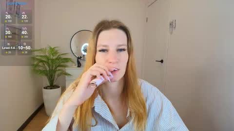 Snapshot of viamltdreamer chatting on 10-07-25, 02:31 viamltdreamer online show from 10-07-25, 02:31