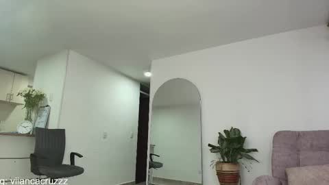 Snapshot of vianca_cruzz chatting on 02-14-25, 10:47 Vianca Cruz online show from 02-14-25, 10:47
