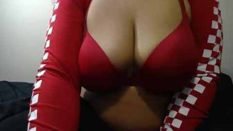 vibe_xxxo online show from 01-08-26, 02:36