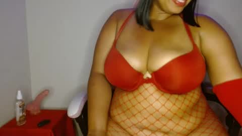 Snapshot of vibe_xxxo chatting on 07-18-26, 05:22 vibe_xxxo online show from 07-18-26, 05:22