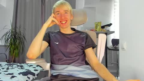 vibemygirl online show from 11-22-25, 06:12