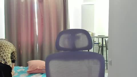 vibemygirl online show from 04-29-26, 06:39