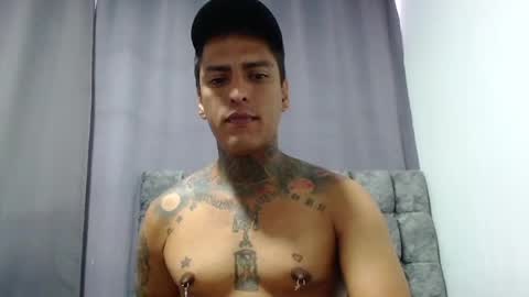 Snapshot of vicctorzc chatting on 06-17-26, 04:52 Victor cardenas online show from 06-17-26, 04:52