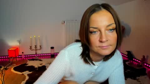 ViciousQueenu can call me Laura online show from 11-26-25, 09:21