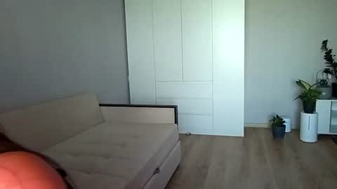 Snapshot of vicki_queen chatting on 06-15-26, 04:58 Lina online show from 06-15-26, 04:58