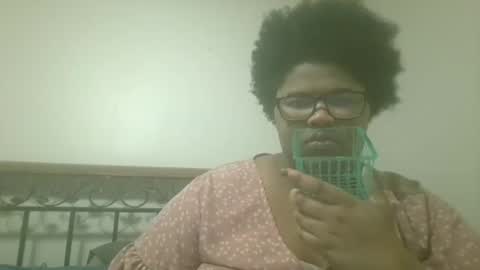 Snapshot of vickiryder56 chatting on 04-12-26, 02:05 vickiryder56 online show from 04-12-26, 02:05