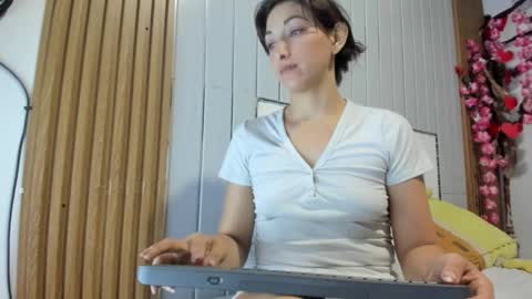 Snapshot of vicky__skinny_ chatting on 03-05-25, 12:59 Vicky online show from 03-05-25, 12:59