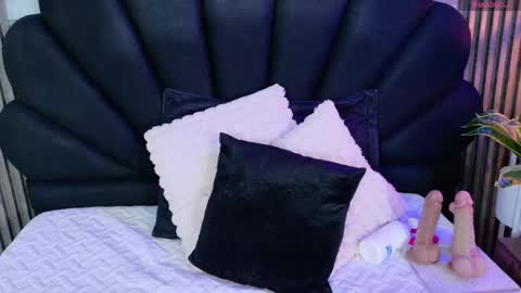 Snapshot of vicky_lopezz_ chatting on 05-16-26, 02:19 vicky_lopezz_ online show from 05-16-26, 02:19