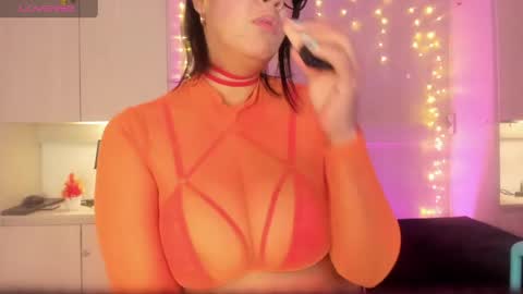 Snapshot of vicky_ruiz chatting on 05-11-26, 08:06 V I C K Y online show from 05-11-26, 08:06