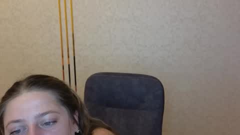 Snapshot of vickyberryy chatting on 09-11-25, 04:45 Viki online show from 09-11-25, 04:45