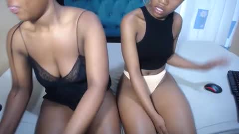 vickyblissx online show from 11-17-25, 04:07