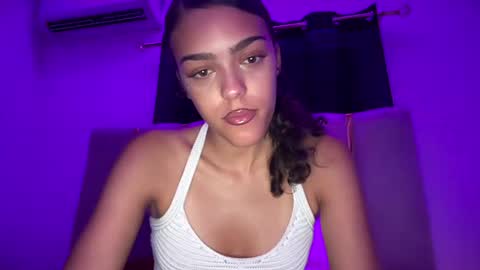 Snapshot of vickyyyx chatting on 05-26-26, 02:18 Goddess Victory online show from 05-26-26, 02:18