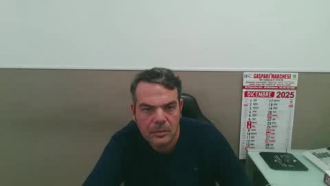 Snapshot of vicopa85 chatting on 12-17-25, 04:02 vicopa85 online show from 12-17-25, 04:02