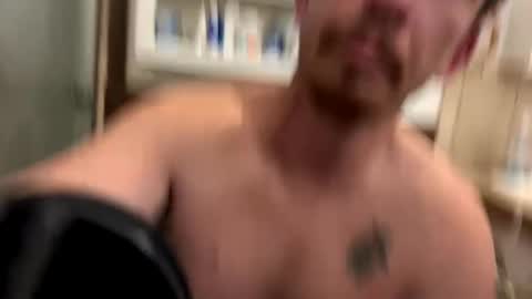 Snapshot of vicrobertson595 chatting on 09-11-25, 06:24 vicrobertson595 online show from 09-11-25, 06:24