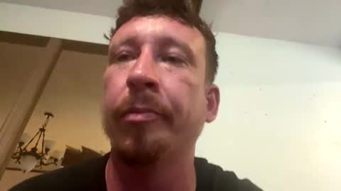 Snapshot of vicrobertson595 chatting on 10-27-25, 04:55 vicrobertson595 online show from 10-27-25, 04:55