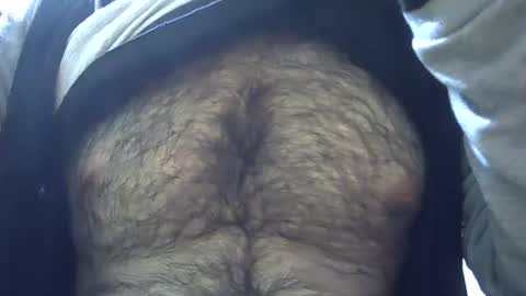 Snapshot of victorhume chatting on 12-15-25, 05:28 VictorHume online show from 12-15-25, 05:28