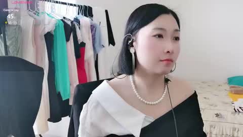 Snapshot of victoria991 chatting on 09-17-25, 02:13 victoria991 online show from 09-17-25, 02:13