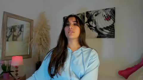 Snapshot of victoria_2433 chatting on 06-19-26, 03:44 Victoria online show from 06-19-26, 03:44