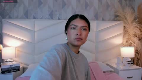 Snapshot of victoria___jonnes chatting on 09-18-25, 12:40 victoria___jonnes online show from 09-18-25, 12:40