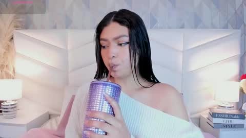 Snapshot of victoria___jonnes chatting on 09-19-25, 12:28 victoria___jonnes online show from 09-19-25, 12:28