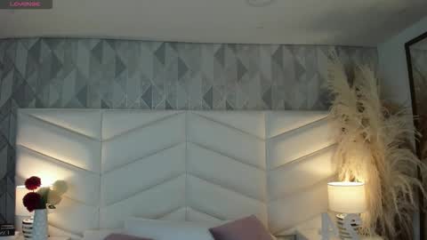 Snapshot of victoria___jonnes chatting on 09-22-25, 12:29 victoria___jonnes online show from 09-22-25, 12:29