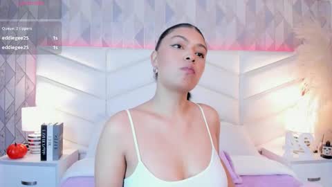 Snapshot of victoria___jonnes chatting on 10-09-25, 12:36 victoria___jonnes online show from 10-09-25, 12:36