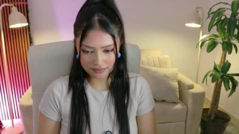 Snapshot of victoria___moon chatting on 06-02-26, 02:19 victoria online show from 06-02-26, 02:19