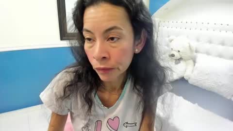 Snapshot of victoria__grey_ chatting on 07-27-26, 07:15 Victoria grey online show from 07-27-26, 07:15