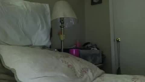 Snapshot of victoria_and_drew chatting on 10-17-25, 02:41 Victoria and Drew online show from 10-17-25, 02:41