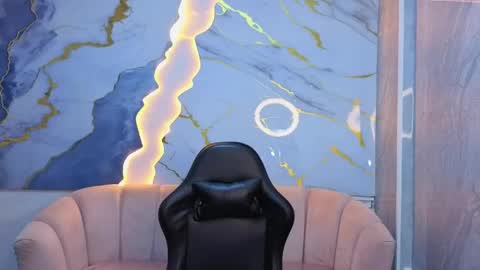 victoria_castillo_b online show from 04-20-26, 07:48