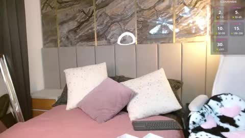 Victoria Collins online show from 03-06-25, 08:05